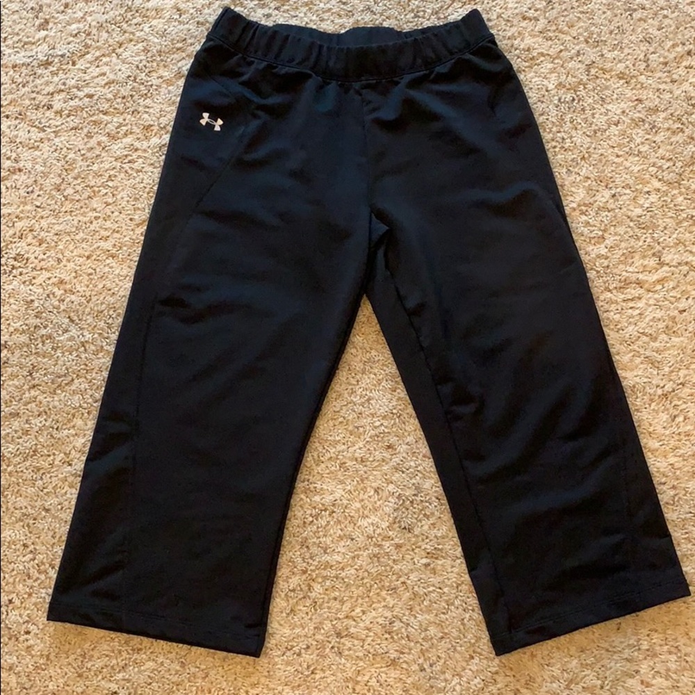 Women’s Under Armour Black Coldgear Capris - M